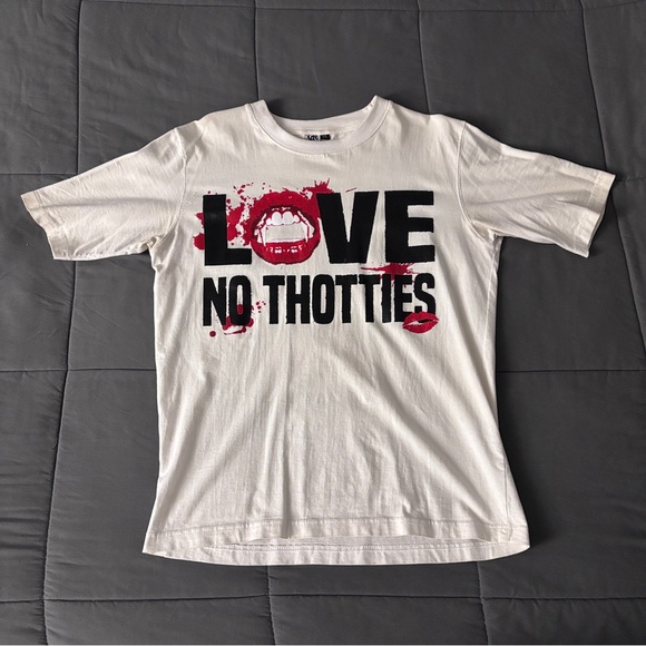 VRS “Love No Thotties” Graphic Tee - Picture 1 of 4